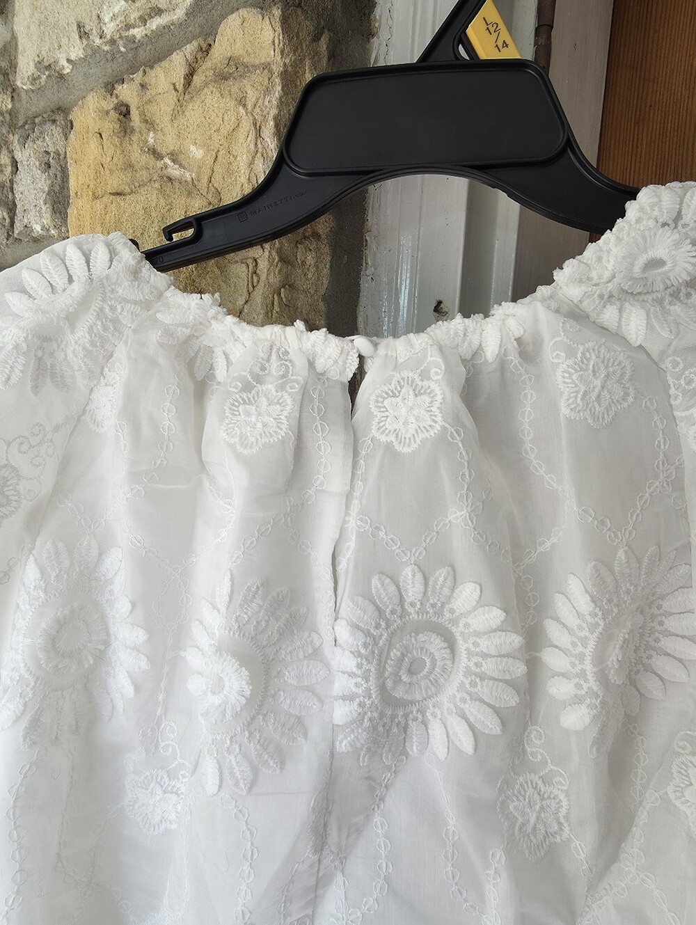 White Embroidered Puff-Sleeve Top - Picture 4 of 5